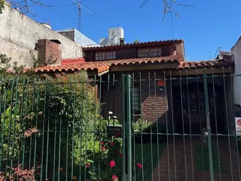 Casa 4 ambientes con escritorio, jardin, en venta en Villa Devoto