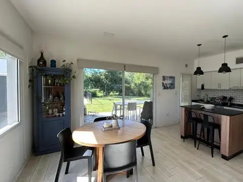 Casa en Venta con 3 cocheras