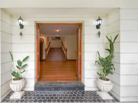 Venta Casa en 2 plantas en San Isidro gran terreno