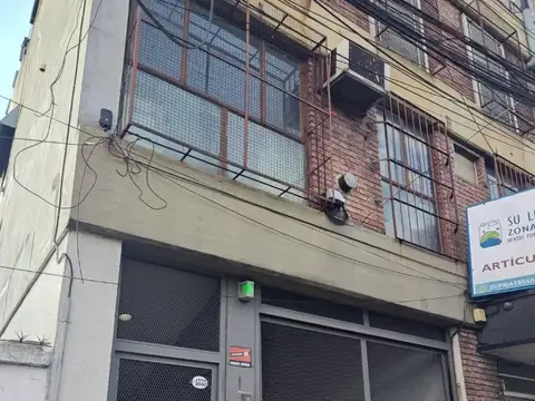 EXCELENTE OFICINA PUENTE ZAAVEDRA 1/2 CUADRA DE AV MAIPU