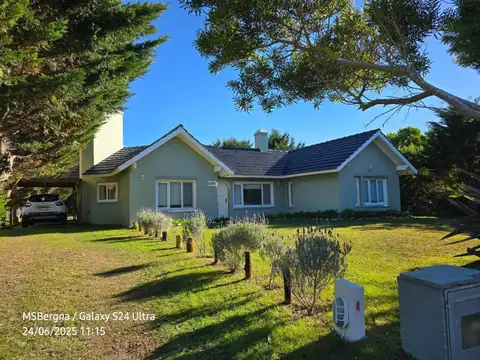 Carilo| Casa Quirino sobre 2da línea.- A1.-