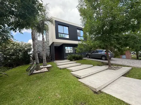 VENTA| Casa de 3 dormitorios y pileta climatizada en Barrio Castaños - Nordelta