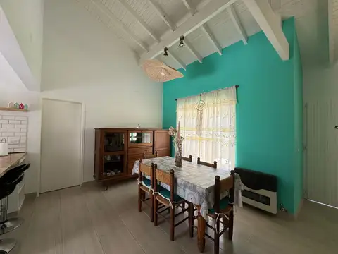 Casa tres dormitorios con piscina cerca del mar