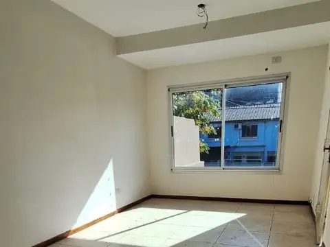 VERSALLES.GAMBOA 6300 UNIDAD 2 AMB.A ESTRENAR PH PRIMERO POR ESCALERA SIN EXPENSAS 