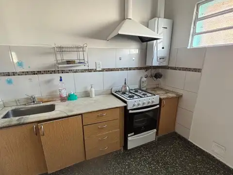 Casa impecable - 2 amb con patio y gran terraza  - todo recien pintado - sin expensas