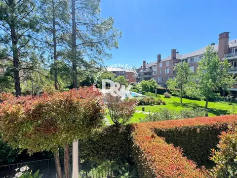 Departamento en venta de 3 dormitorios con cochera en Jardines de San Isidro