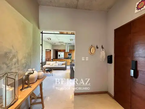 Casa venta 7 ambientes al Rio en San Marco Villanueva lote 925 m2