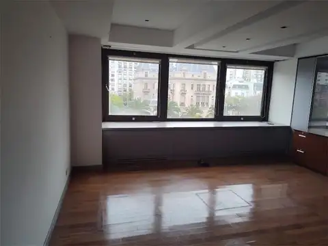 Oficina en Alquiler 40 años