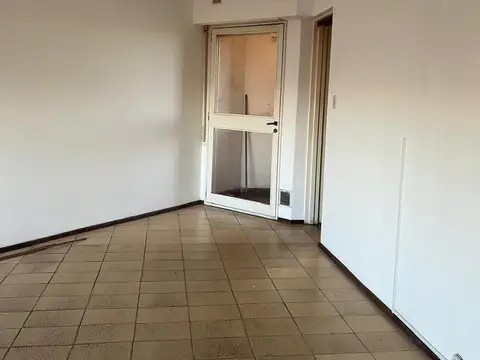 ALQUILER- - DEPARTAMENTO--  Av.Pellegrini al 1800