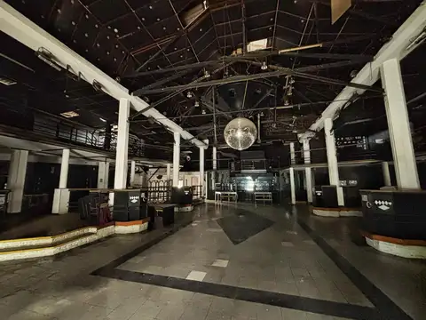 Venta Local comercial sobre 3 lotes, Boedo