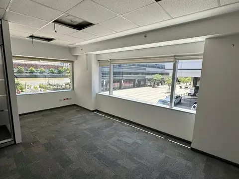 Manuela Saenz al 300