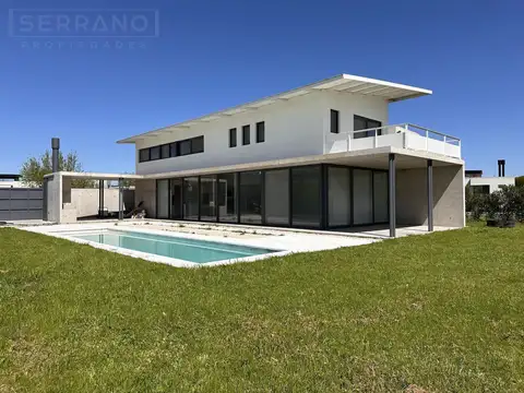 Alquiler casa con 4 dormitorios en el Cantón Golf, Escobar