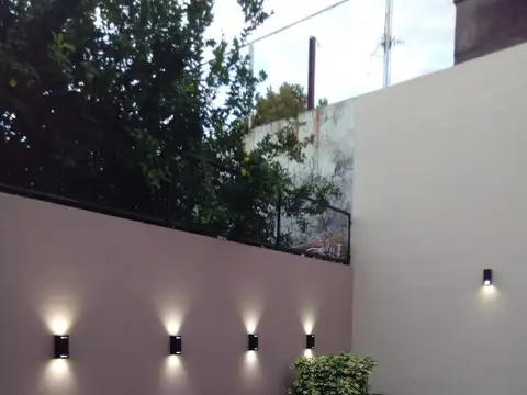 Casa de 2 dormitorios y cochera en Republica de La Sexta