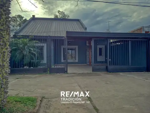 CASA 3 DORMITORIOS EN VENTA B° VIAL CON PISCINA