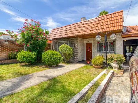 VENTA CASA CASTELAR NORTE 6 AMBIENTES