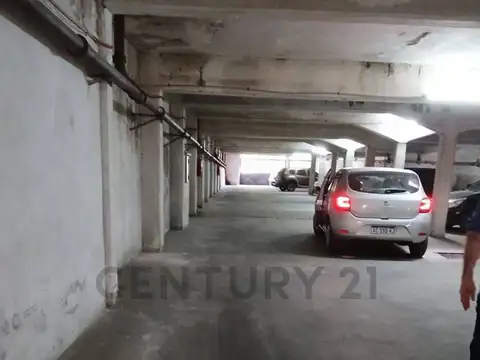 Cochera cubierta en venta La Plata