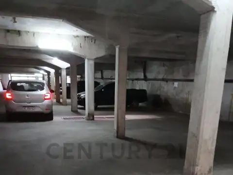 Cochera cubierta en venta La Plata