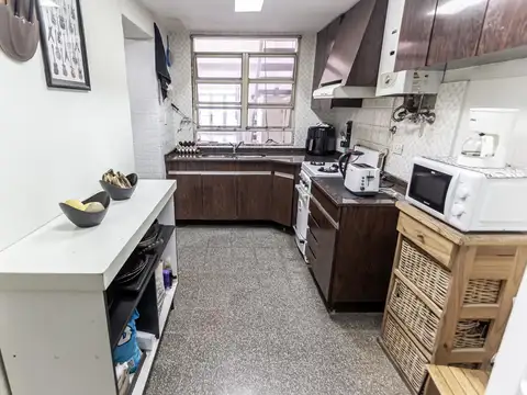 Casa 10 ambientes con 3 baños