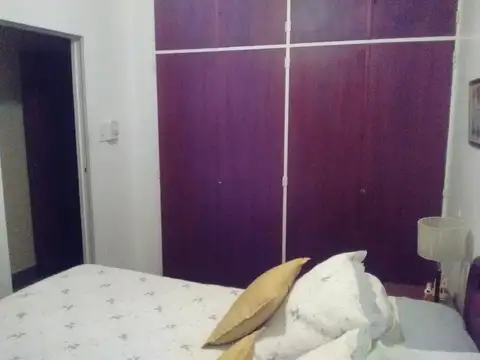 Linda casa 4 ambientes con patio y terraza