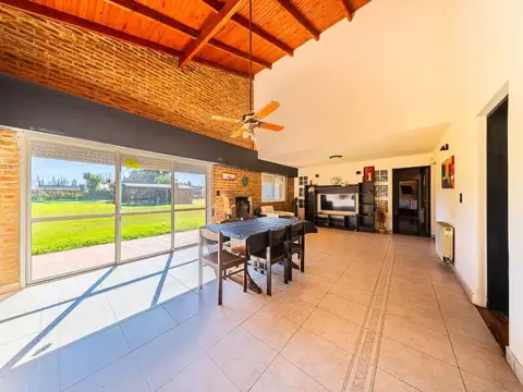 Casa en Venta Hostal del Sol Fisherton con pileta