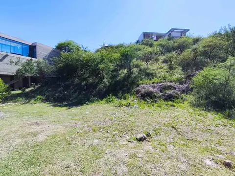 Avenida Ejército Argentino 300