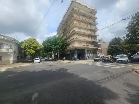 Importante Local comercial Lavalle y Córdoba