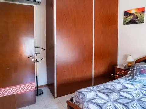 Venta - Casa 3 Dormis - cochera  b. Arroyito