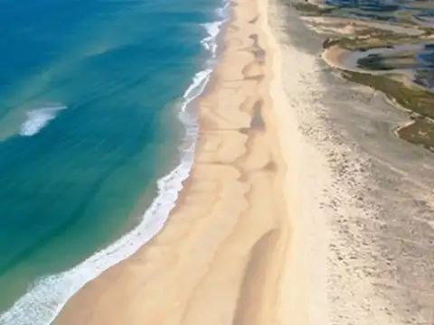 IMPORTANTE TERRENO FRENTE AL MAR Y LA LAGUNA.VENTA O PERMUTA