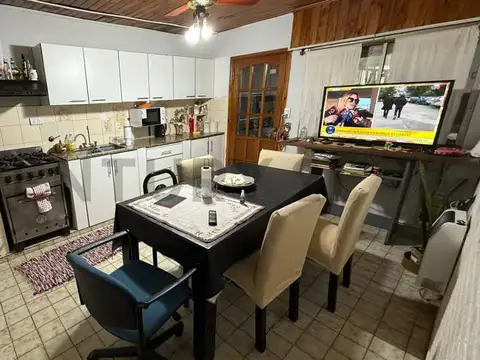 Casa en Venta con 3 cocheras