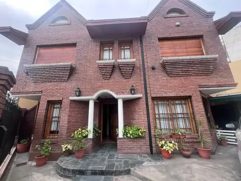 Amplio y Luminoso Dúplex 4 Ambientes en el Corazón de Lomas