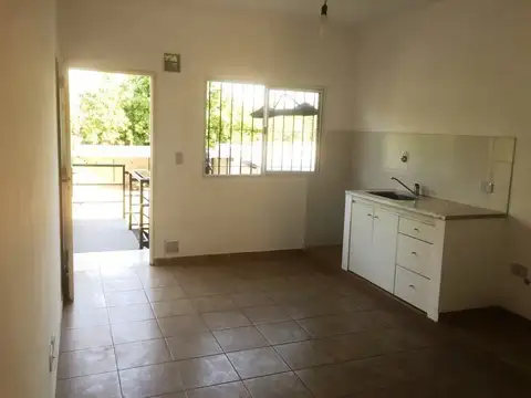 Av. de los Autonomistas 2800, Piso 1