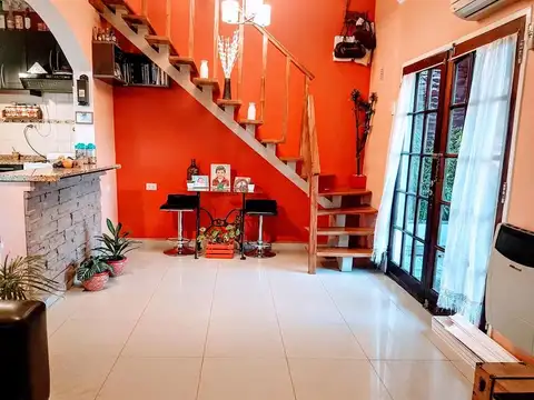 Depto Tipo Casa en Venta de 3 ambientes