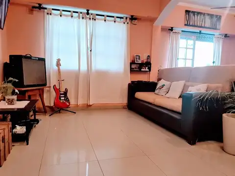 Depto Tipo Casa en Venta en Castelar, USD 110.000