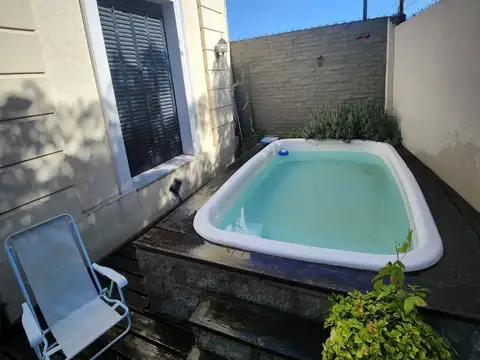 CASA 3 AMB. C/PILETA, QUINCHO, PATIO Y COCHERA