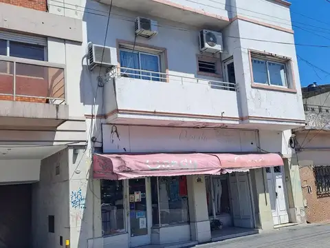 Venta terreno c/ local y vivienda-Lanús Oeste