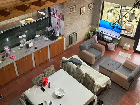 Casa en Alquiler en Granadero Baigorria, $ 950.000