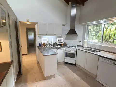 Impecable Propiedad sobre 2000 m2 de terreno