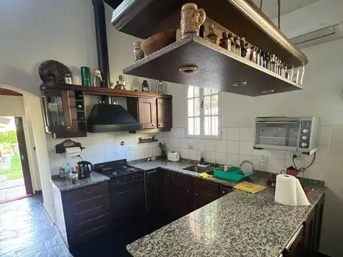 Casa en Venta con 3 cocheras