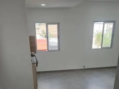 Depto Tipo Casa en Venta en El Palomar, USD 80.000