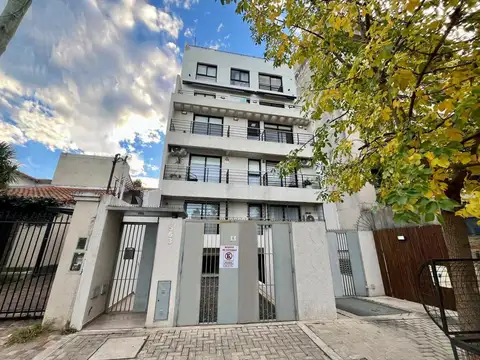 Depto 3 ambientes con terraza propia