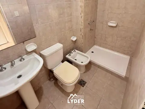 Departamento 1 DORMITORIO en alquiler. Pueyrredon 750.