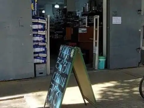 Venta Local  Planta Baja de 425 mts2, con sótano en San Telmo