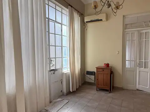 Casa 6 ambientes con 1 baño