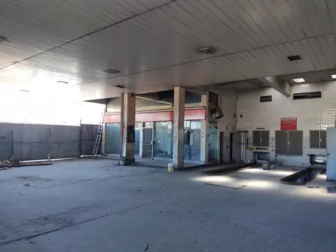 Av. De Los Constituyentes al 200