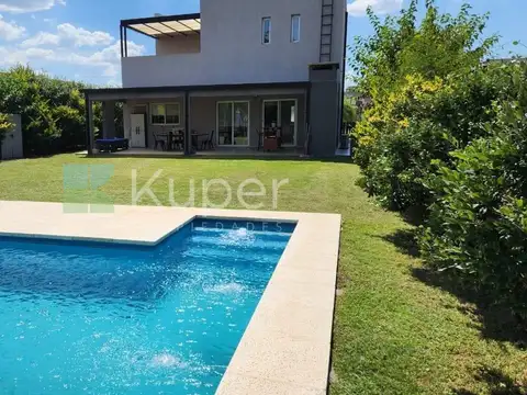 Casa Chalet  en Venta en Los Arces, La Cañada de Pilar, Pilar