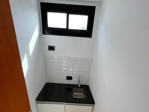 Oficina en Venta en Plaza Moreno, USD 28.000