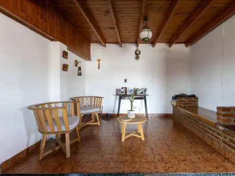 Depto Tipo Casa 5 ambientes con 2 baños