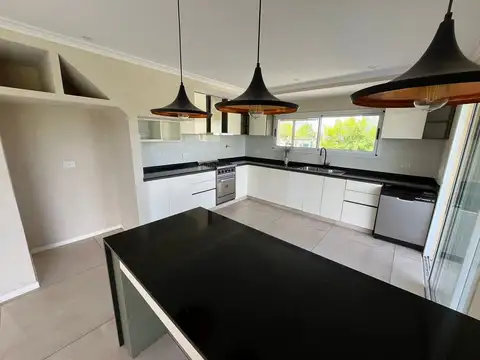 Hermosa Casa a la laguna – El Cantón, Puerto