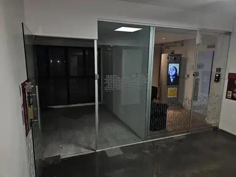 Oficina en alquiler 225 m2 en Microcentro con patio