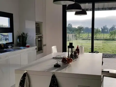 Hermosa Casa en Praderas de San Lorenzo